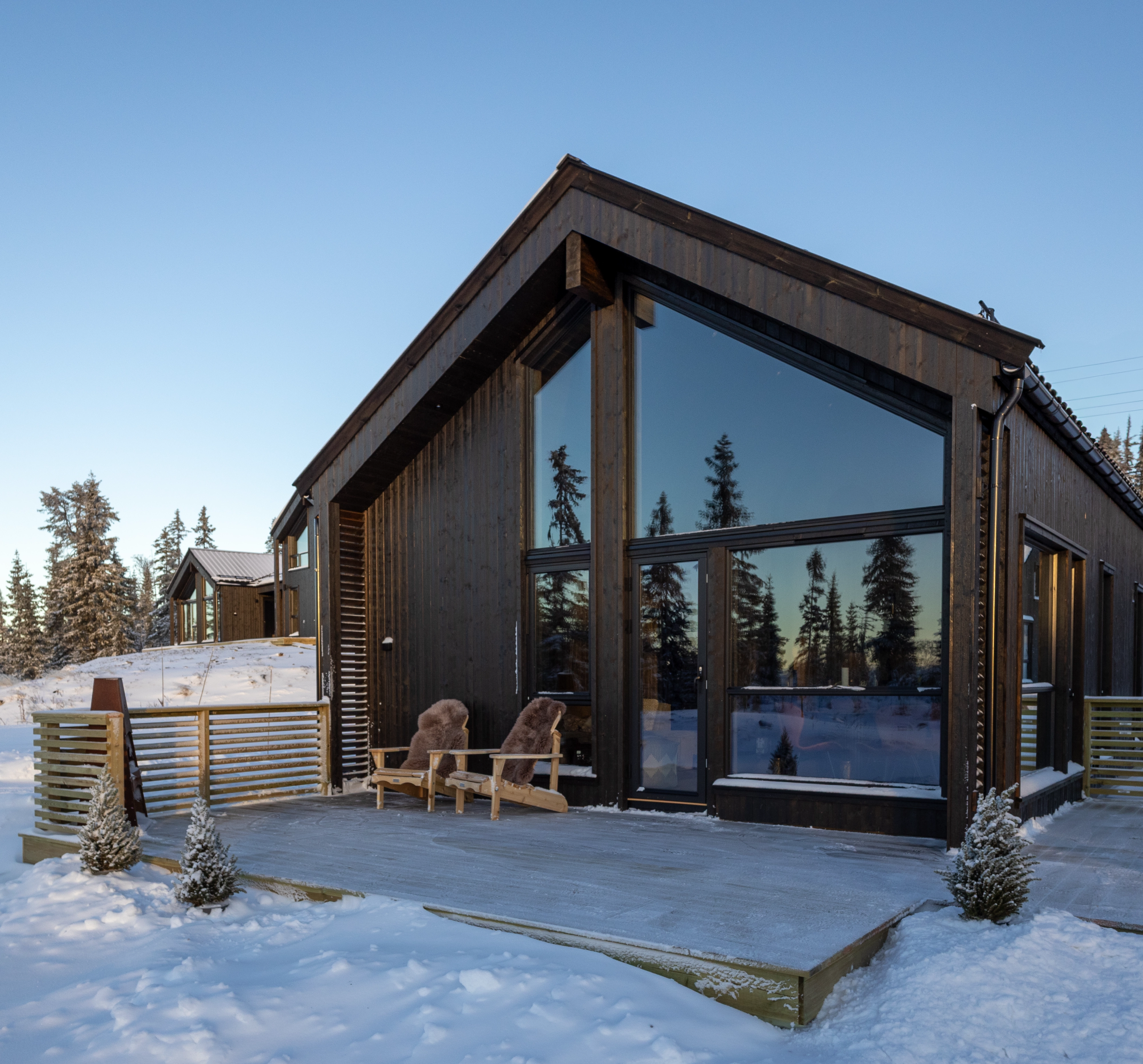 Architect-designed modern luxury ski cabin in Hafjell winter snow